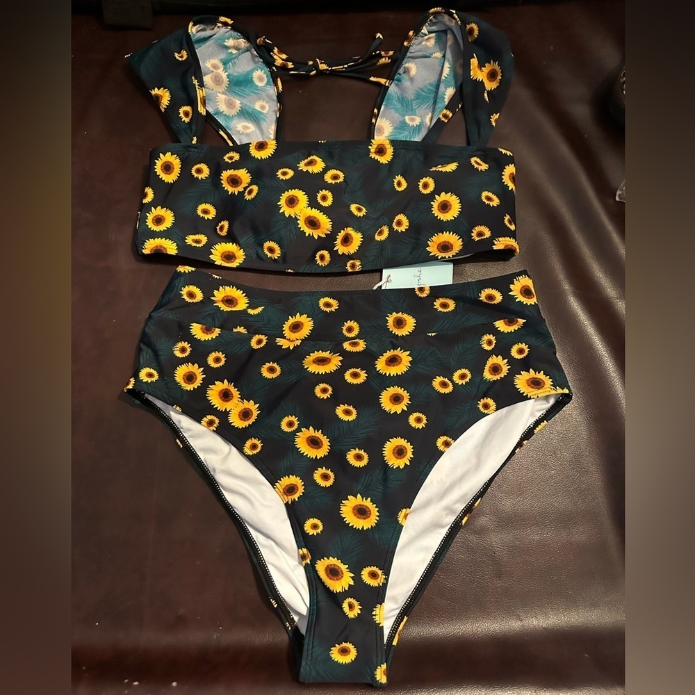 Cupshe sunflower bikini